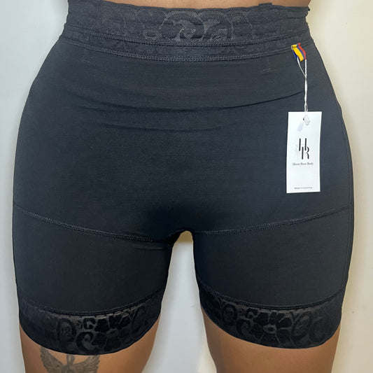 Short taille basse remonte fesse