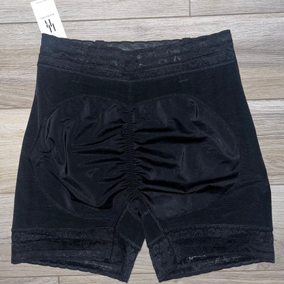 Short taille basse remonte fesse