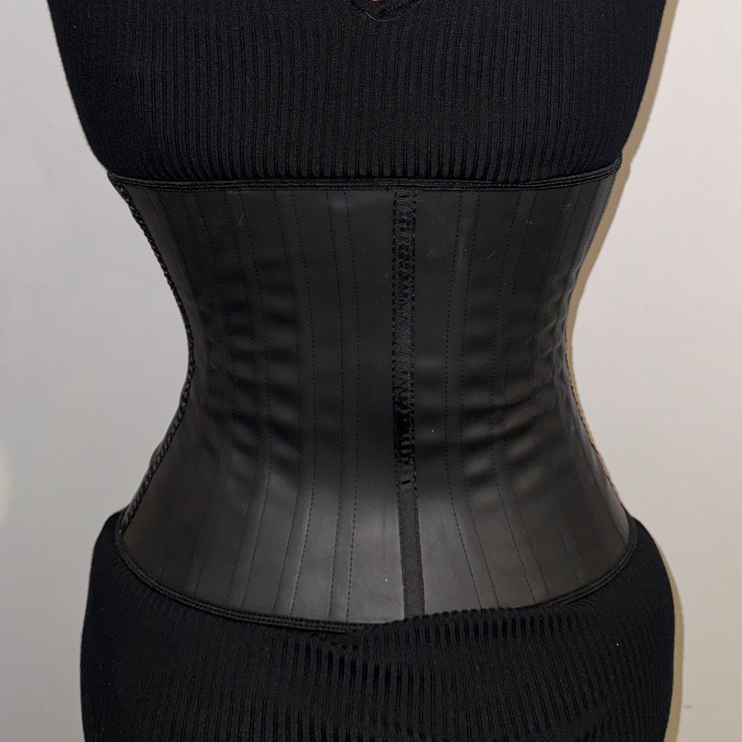 Corset en latex - 25 armatures